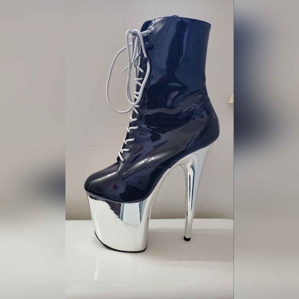 Pleaser heels - black patent/chrome 9US fits like 8